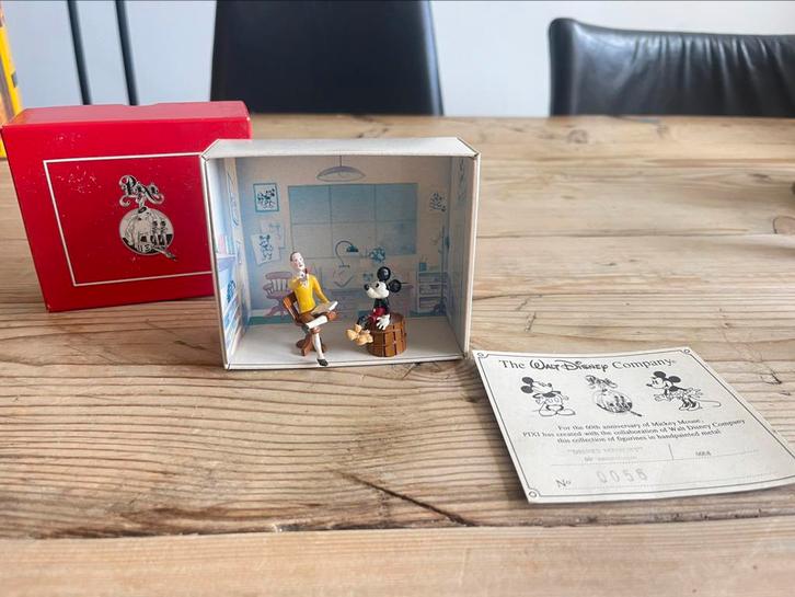 Mickey mouse en walt disney 60th anniverary pixi 4604 zeldza, Verzamelen, Disney, Zo goed als nieuw, Beeldje of Figuurtje, Mickey Mouse