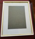Wit fotolijstje van hout met goudkl. rand 32 bij 27 cm, Ophalen, Zo goed als nieuw