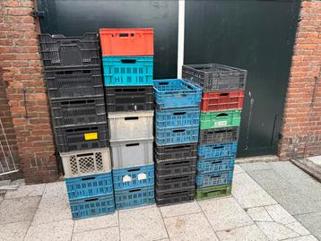 PARTIJ STAPELBAKKEN DOZEN KRATTEN STAPELBAAR OPSLAG beschikbaar voor biedingen