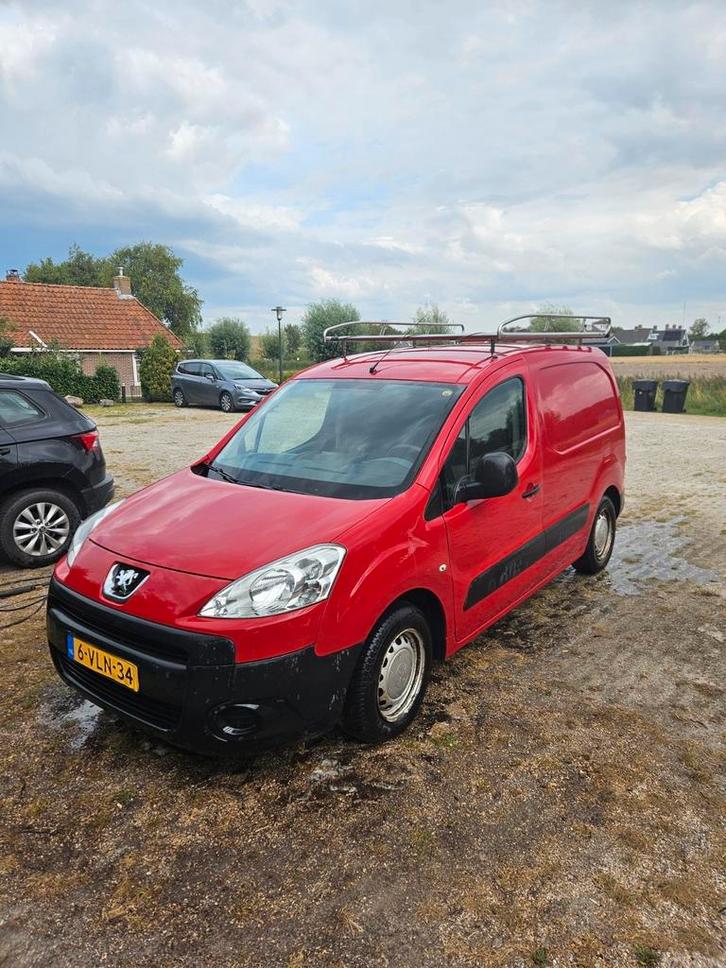 Nette Peugeot Partner 1.6 HDI 2011 Met Imperiaal, Auto's, Bestelauto's, Particulier, Peugeot, Diesel, Origineel Nederlands, Rood