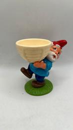 Eierhouder Ferrero nr 1. Kabouter zwoegend onder de last., Ophalen of Verzenden, Zo goed als nieuw