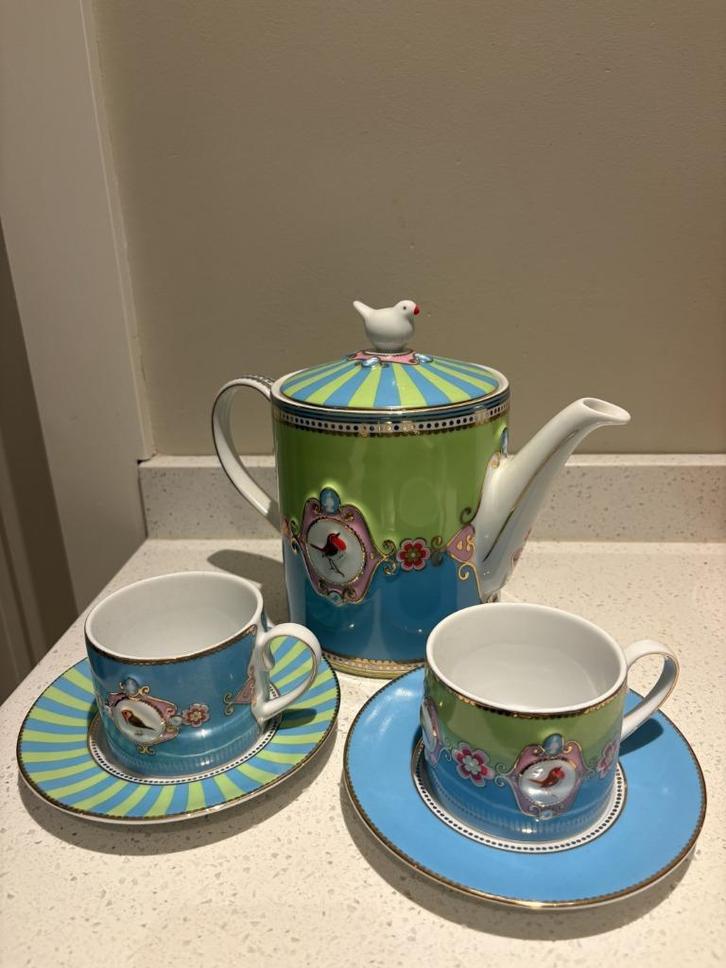 Pip Studio Love Birds theeset in kleurrijk porselein, Huis en Inrichting, Keuken | Servies, Bord(en), Wedgwood, Aardewerk, Ophalen of Verzenden
