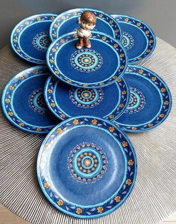 8 Vintage ontbijt borden van blauw keramiek  beschikbaar voor biedingen