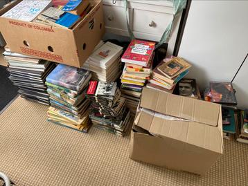250-300 boeken + dvd’s cd’s beschikbaar voor biedingen
