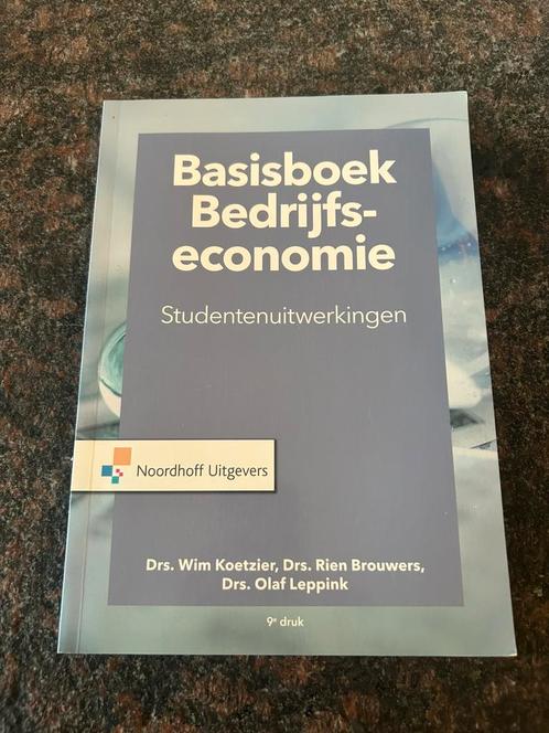 Basisboek bedrijfseconomie-studentenuitwerkingen, Boeken, Economie, Management en Marketing, Zo goed als nieuw, Management, Ophalen of Verzenden