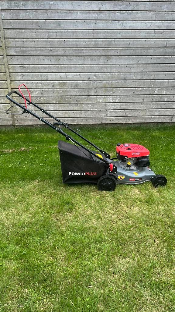 Powerplus benzinemaaier, Tuin en Terras, Grasmaaiers, Gebruikt, Benzine-grasmaaier, 40 t/m 49 cm, Cirkelmaaier, Mulchfunctie, Opvangzak