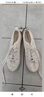 KAIBI kreem kleurige sneakers maat 39, Ophalen of Verzenden, Zo goed als nieuw, Sneakers of Gympen