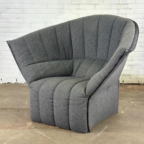 Moel fauteuil van Ligne Roset door Inga Sempe, Huis en Inrichting, Fauteuils, Zo goed als nieuw, Stof, Overige materialen, 100 tot 125 cm