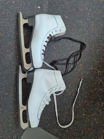 Nijdam Kunstschaatsen Maat 41 tot 8-11 beschikbaar voor biedingen