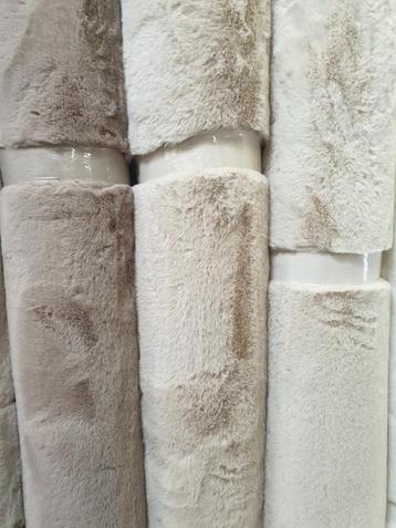Superzachte Fluffy Bunny Rabbit vloerkleden Creme Zand TAUP  beschikbaar voor biedingen