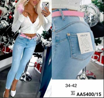Lichte skinny jeans met push-up effect – Maat M / L – Laatst beschikbaar voor biedingen