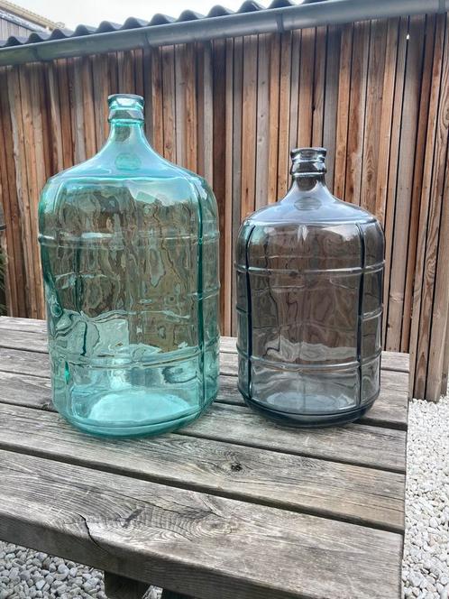 Twee glazen flessen - decoratief of functioneel, Antiek en Kunst, Antiek | Glas en Kristal, Ophalen of Verzenden