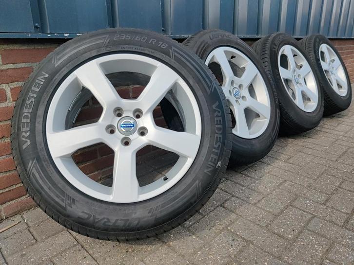 18 inch Originele Volvo XC60 "Cratus" Zomerset, Auto-onderdelen, Banden en Velgen, Banden en Velgen, Zomerbanden, 18 inch, 235 mm