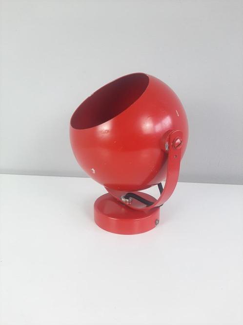 Grote eyeball wandlamp | Plafondlamp rood, Huis en Inrichting, Lampen | Wandlampen, Gebruikt, Metaal, Verzenden