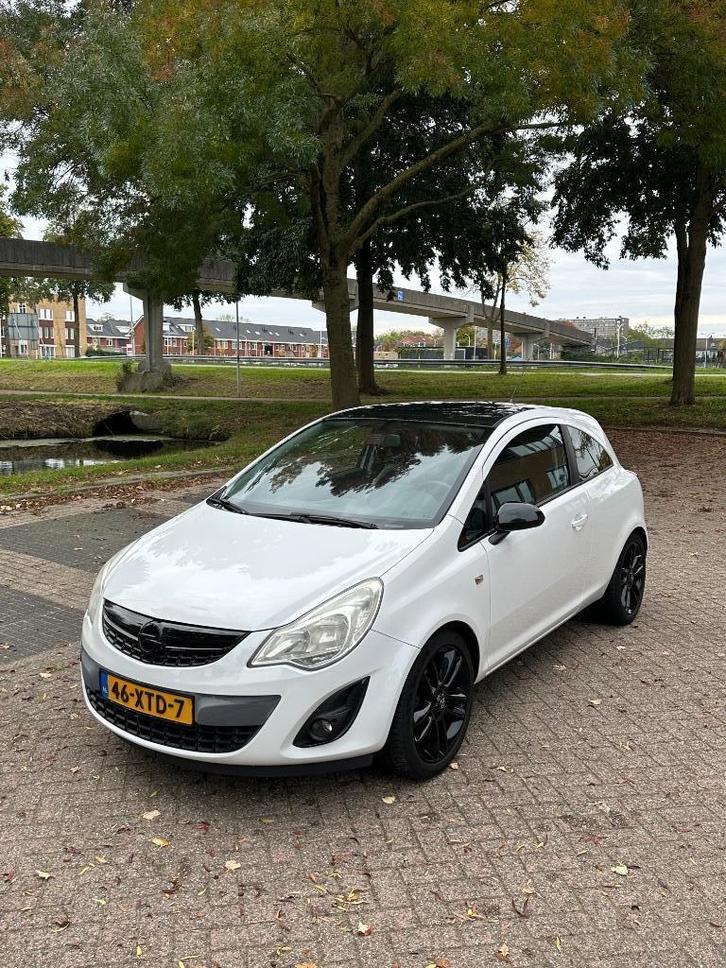 Opel Corsa 1.4 16V 3D 2012 Wit, Auto's, Opel, Particulier, Corsa, ABS, Airbags, Airconditioning, Boordcomputer, Centrale vergrendeling