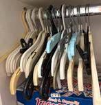 Kinder kledinghangers - diverse kleuren, Ophalen, Kunststof, Gebruikt, Minder dan 100 cm