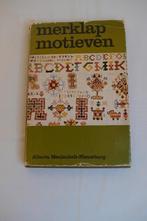 Boek : Merklap motieven borduren, Ophalen of Verzenden, Gebruikt, Handborduren, Patroon