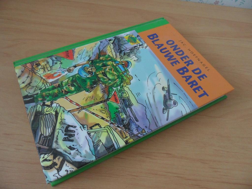 Onder de blauwe baret- Jac Hoefnagel, Boeken, Kinderboeken | Jeugd | 10 tot 12 jaar, Gelezen, Ophalen of Verzenden