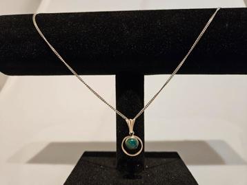 Zilveren Ketting met Groene Steen beschikbaar voor biedingen
