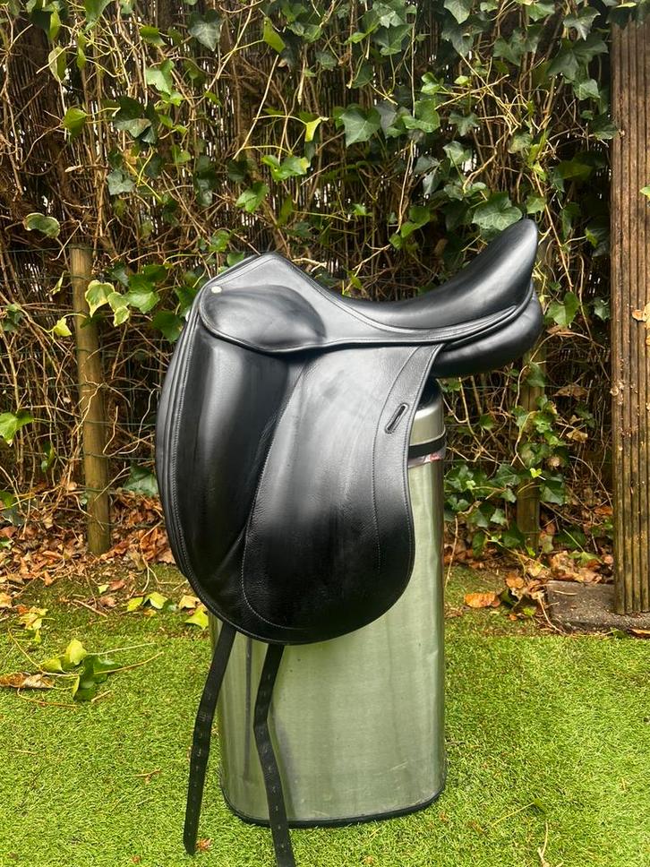 Luc childeric dressuurzadel, Dieren en Toebehoren, Paarden en Pony's | Zadels, Dressuur, Ophalen of Verzenden