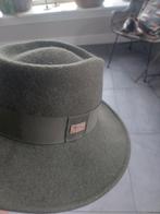 Donker groene hoed gleufhoef hoedje, Ophalen of Verzenden, Zo goed als nieuw