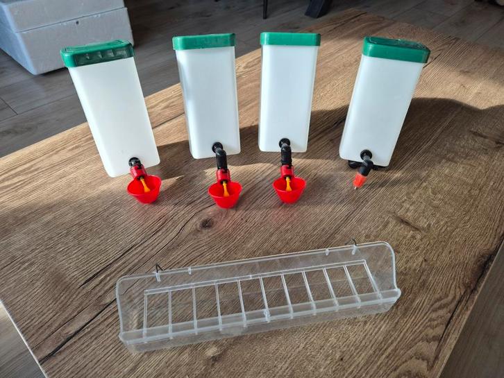 Set drink- en voersysteem voor kippen, kwartels of vogels., Dieren en Toebehoren, Pluimvee | Toebehoren, Zo goed als nieuw, Drinken en Voederen