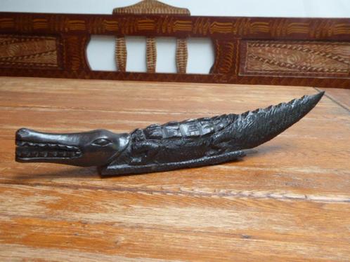 Handgesneden ebbenhouten krokodil, Antiek en Kunst, Kunst | Beelden en Houtsnijwerken, Ophalen of Verzenden