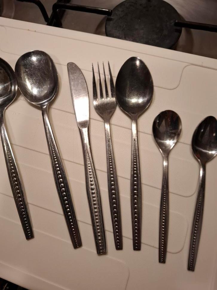 Gevraagd  : ik zoek dit rostfrei esmeyer bestek jaren 90, Huis en Inrichting, Keuken | Bestek, Zo goed als nieuw, Rvs of Chroom
