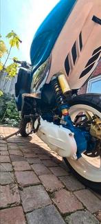 Yamaha Aerox R Race/Project blauw wit
unieke carter vering, Ophalen