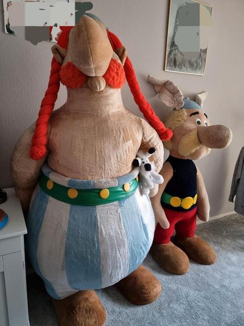 Life size Levensgroot Astrix Obelix en hondje Idefix museum., Verzamelen, Stripfiguren, Gebruikt, Beeldje of Figuurtje, Asterix en Obelix