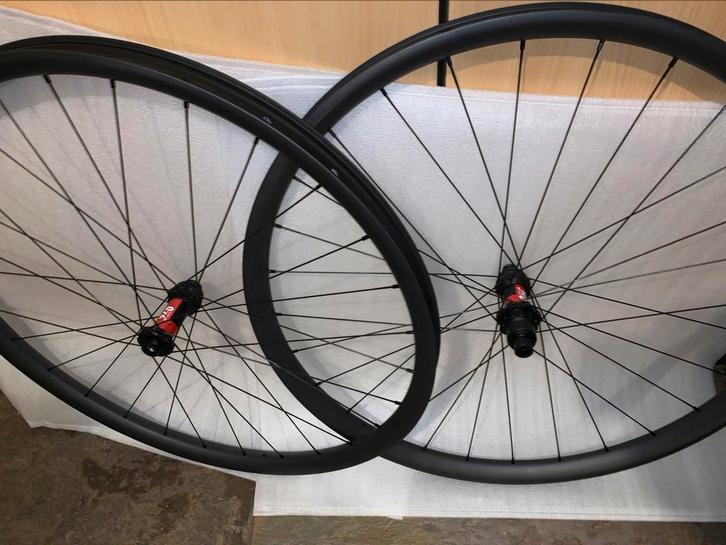 Dtswiss 240 carbon wielset nieuw, Fietsen en Brommers, Fietsonderdelen, Nieuw, Mountainbike, Wiel, Ophalen of Verzenden
