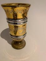 Antieke beker/vaas van geblazen dubbelglas met bladgoud, Antiek en Kunst, Antiek | Glas en Kristal, Ophalen of Verzenden