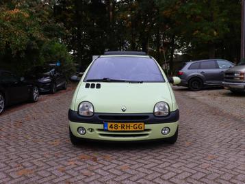 Renault Twingo 2005 airco /panoramadak/nieuw apk/ beschikbaar voor biedingen