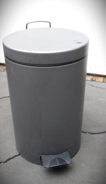 Brabantia Pedaalemmer 12 liter~Grijze kleur~voor schuur of h beschikbaar voor biedingen