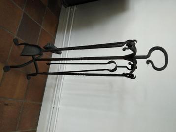 4 delig schoorsteenset beschikbaar voor biedingen