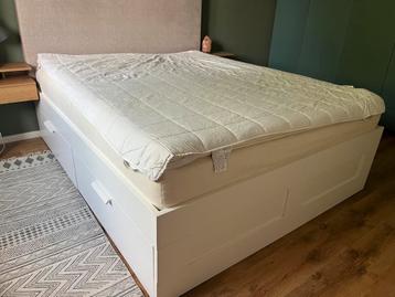 IKEA Bedframe 200x160 met laden - afbeelding 1