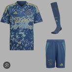 Te koop gezocht Ajax uit 24/25 short en sokken, Maat XS of kleiner, Ophalen of Verzenden, Zo goed als nieuw, Broek
