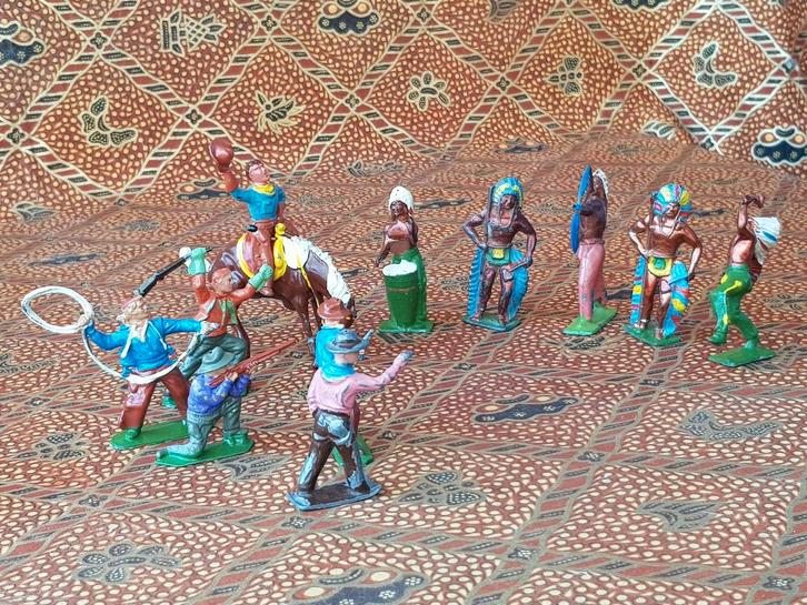Twaalf Indianen en cowboys oud Engels speelgoed van tin., Antiek en Kunst, Antiek | Speelgoed, Ophalen of Verzenden
