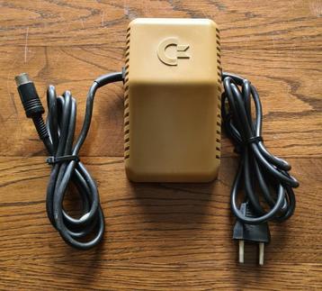 Commodore 64 PSU aangepast beschikbaar voor biedingen