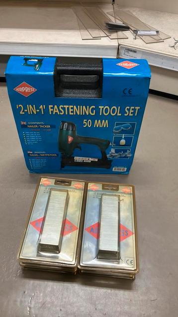 Airpress nagel nietmachine art:45420/5 incl 6x500 nietjes beschikbaar voor biedingen
