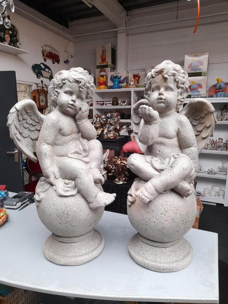 Mooie grote engelen zijn 125.00 p.s, Tuin en Terras, Tuinbeelden, Kunststof, Ophalen of Verzenden