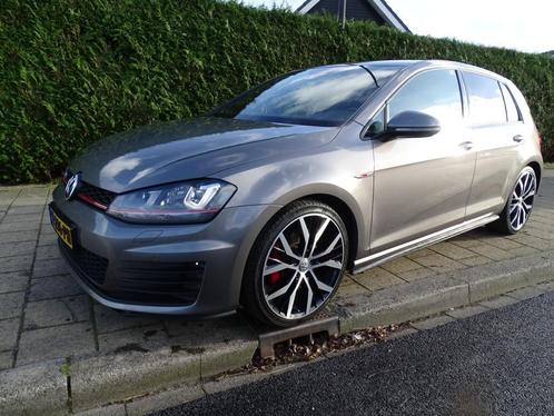 Volkswagen GOLF 2.0 TSI GTI 162Kw -Automaat-Navi-Blth-Pdc-bo, Auto's, Volkswagen, Golf, ABS, Airbags, Bluetooth, Boordcomputer