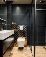 BADKAMER SANITAIR/TEGELS + INSTALLATIE SANISALE SLIEDREC, Ophalen, Sanisale, Met bad, Nieuw