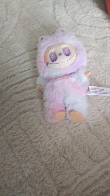 Leuke Labubu Knuffel beschikbaar voor biedingen