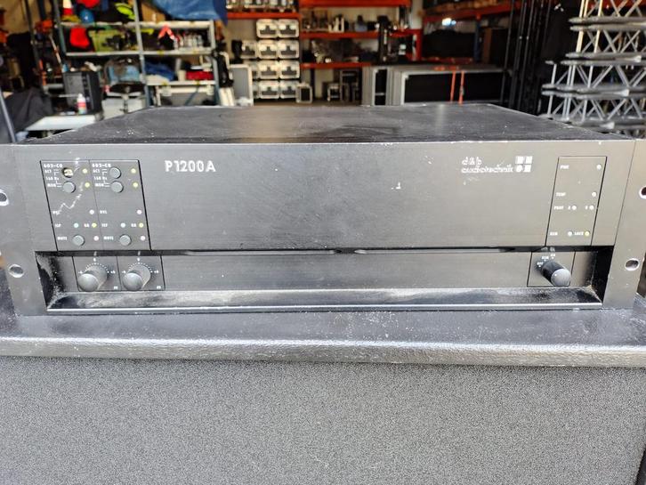 VERKOCHT D&B audiotechnik, Muziek en Instrumenten, Versterkers | Keyboard, Monitor en PA, Gebruikt, P.A., 500 tot 1000 watt, Ophalen