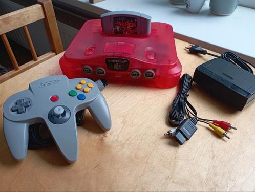 Cherry Red Nintendo N64 met Banjo Kazooie, Spelcomputers en Games, Spelcomputers | Nintendo 64, Zo goed als nieuw, Met 1 controller