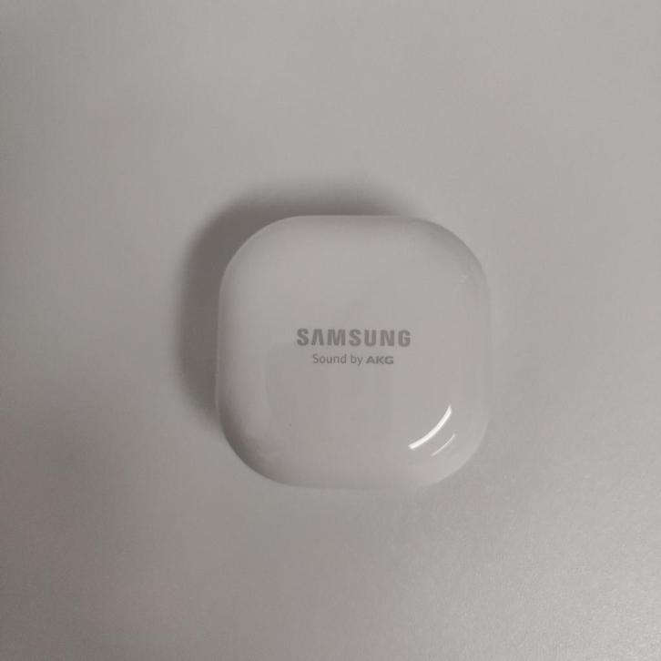 Samsung Galaxy Buds Live - wit, Telecommunicatie, Mobiele telefoons | Oordopjes, Zo goed als nieuw, In gehoorgang (in-ear), Bluetooth