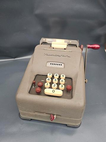 Vintage Remington mechanische telmachine / rekenmachine beschikbaar voor biedingen