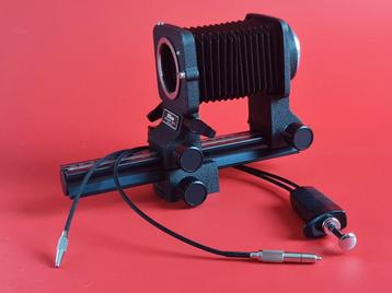 Nikon PB-6 Bellows unit met AR-7 Dubbel kabel ontspanner.  beschikbaar voor biedingen