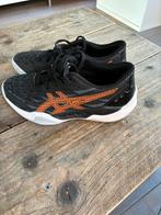 Asics hardloop/ volleybal schoen 34,5, Ophalen, Zo goed als nieuw, Schoenen